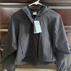 New Balance Cropped Black Wind Jacket NWT Hooded